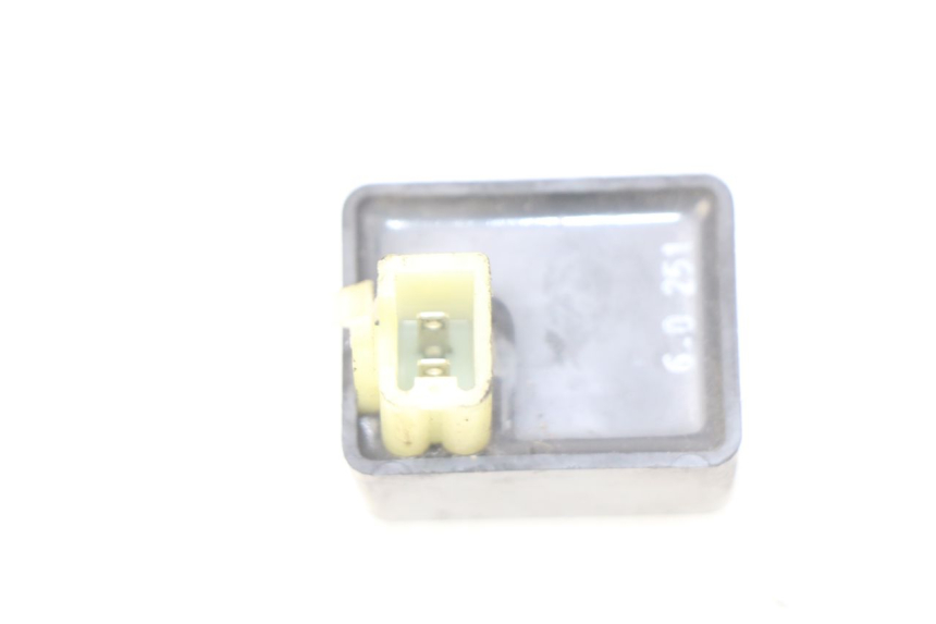 photo de FLASHER RELAY SUZUKI BURGMAN 125 (2007 - 2014) - Zoom on usage condition
