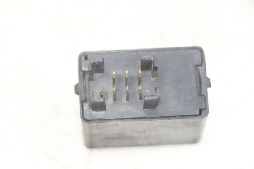 photo de FLASHER RELAY SUZUKI BURGMAN 650 (2002 - 2004) - Zoom on usage condition