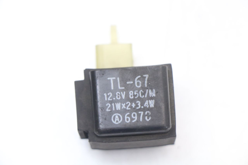 photo de FLASHER RELAY SUZUKI BURGMAN 125 (2007 - 2014) - Zoom on usage condition