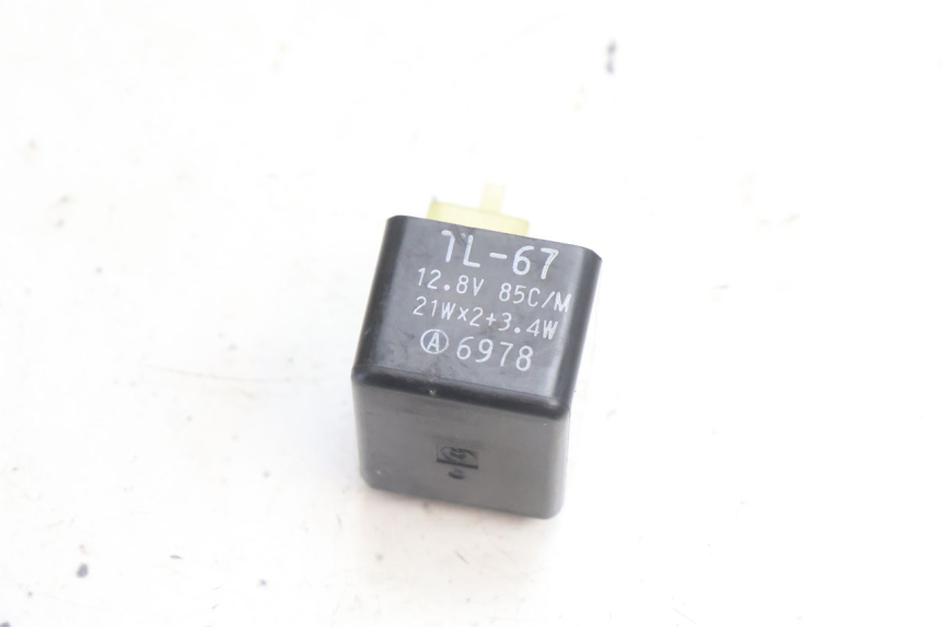 photo de FLASHER RELAY SUZUKI BURGMAN 125 (2007 - 2014) - Technical close-up