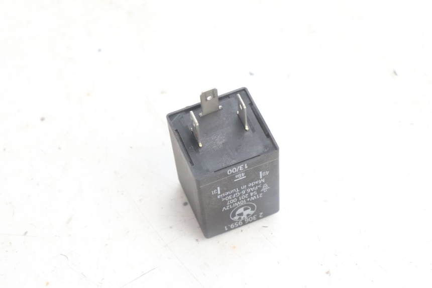 photo de FLASHER RELAY BMW C1 125 (2000 - 2003) - Alternative perspective