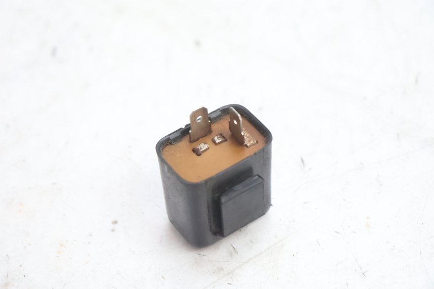 photo de TURN SIGNAL RELAY HONDA CB TWO FIFTY 250 (1991 - 2002) - Technical close-up