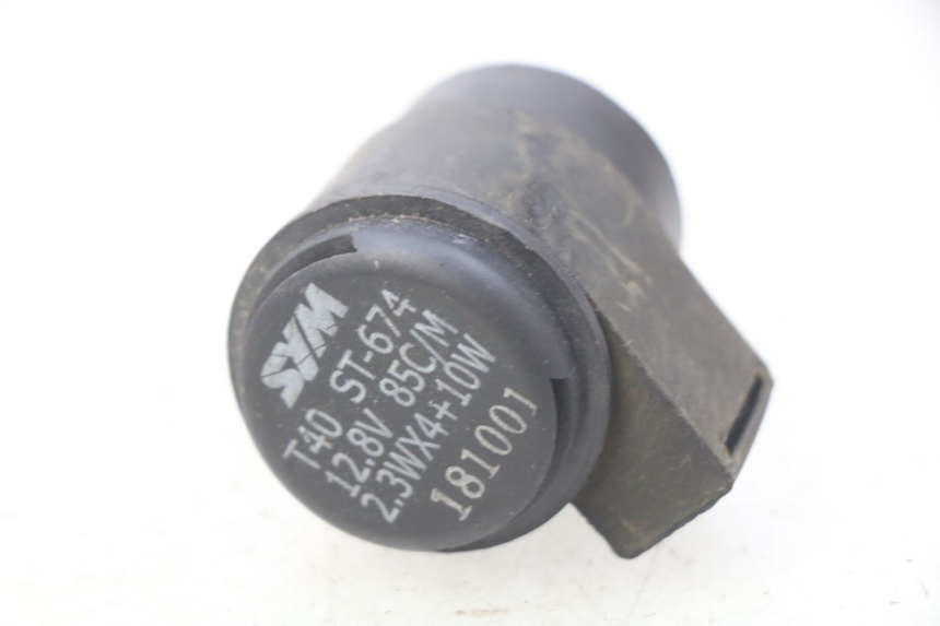 photo de FLASHER RELAY SYM CROX 4T 50 (2016 - 2023) - Zoom on usage condition