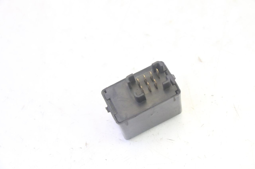 photo de TURN SIGNAL RELAY SUZUKI DL V STROM 1000 (2002 - 2007) - Alternative perspective