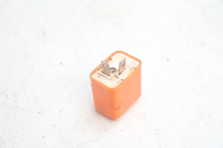 photo de TURN SIGNAL RELAY SUZUKI DR S 600 (1985 - 1989) - Component detail