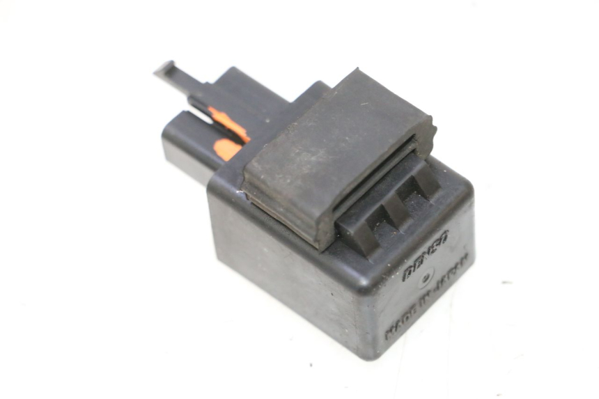 photo de TURN SIGNAL RELAY UNIT KAWASAKI ER-6 ER6 F ABS 650 (2012 - 2016) - Zoom on usage condition