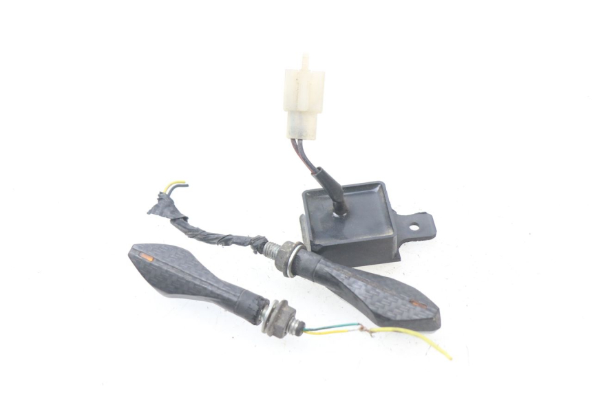photo de TURN SIGNAL RELAY KAWASAKI ER-6 ER6 N 650 (2009 - 2011) - Component detail