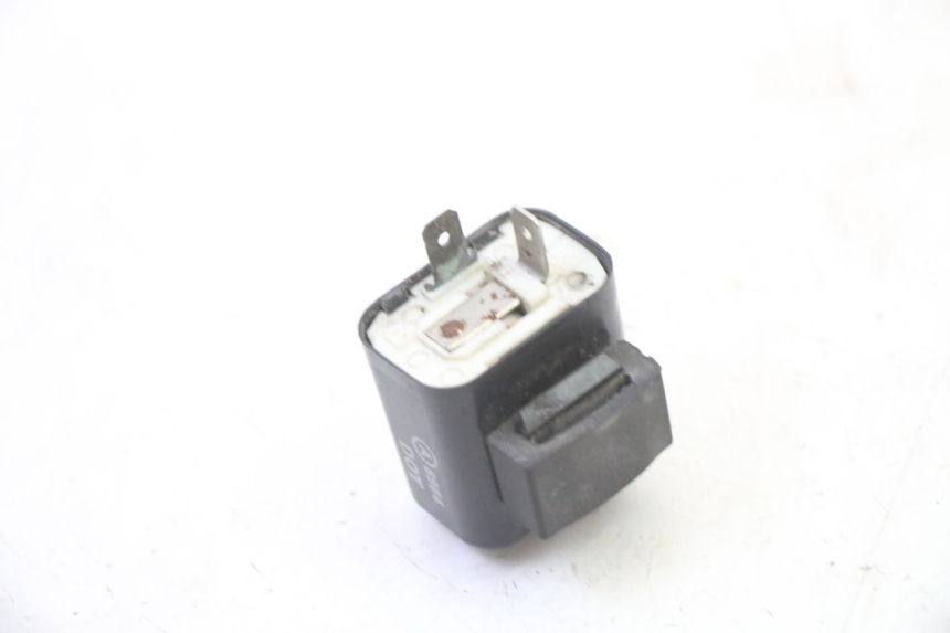 photo de TURN SIGNAL RELAY APRILIA ETX 125 (1998 - 2002) - Zoom on usage condition