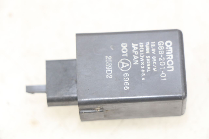 photo de FLASHER RELAY HONDA FES PANTHEON 2T 125 (1998 - 2002) - Main view