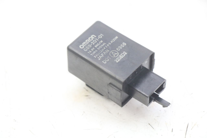 photo de FLASHER RELAY HONDA FES PANTHEON 2T 125 (1998 - 2002) - Main view