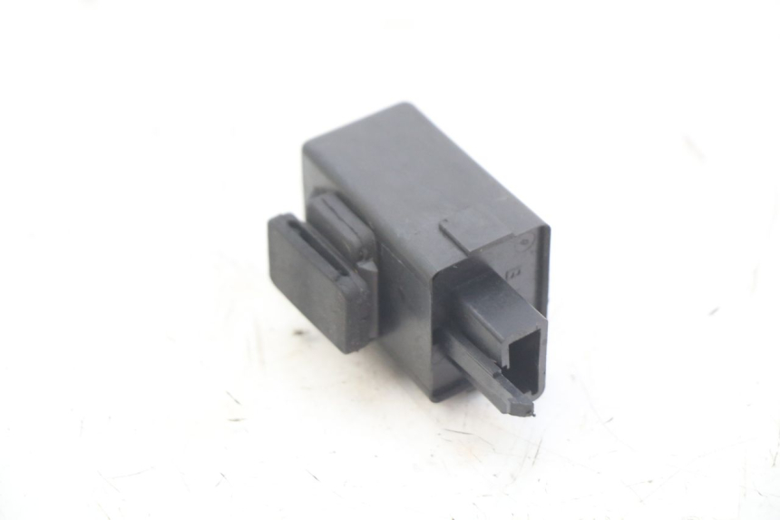 photo de FLASHER RELAY HONDA FES PANTHEON 2T 125 (1998 - 2002) - Zoom on usage condition