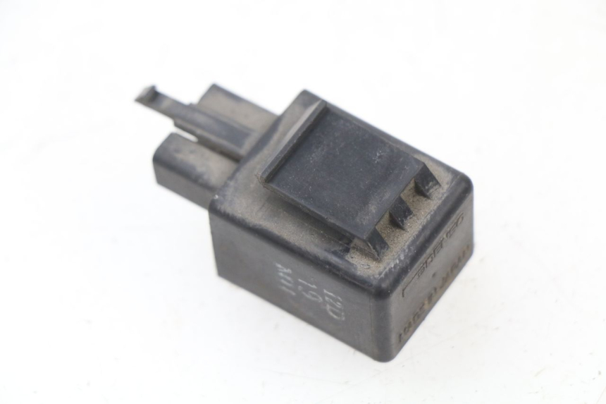 photo de FLASHER RELAY HONDA FES PANTHEON 125 (2003 - 2007) - Component detail