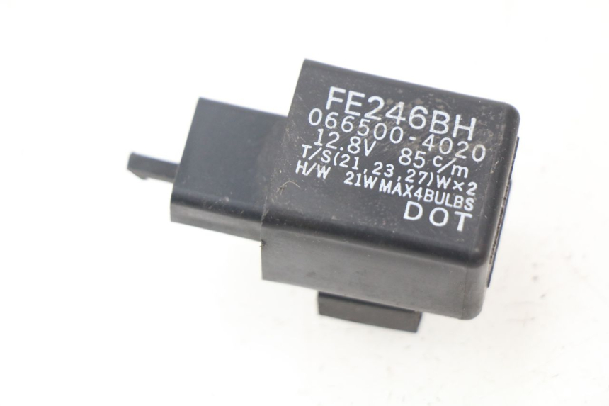 photo de FLASHER RELAY HONDA FES PANTHEON 125 (2003 - 2007) - Main view