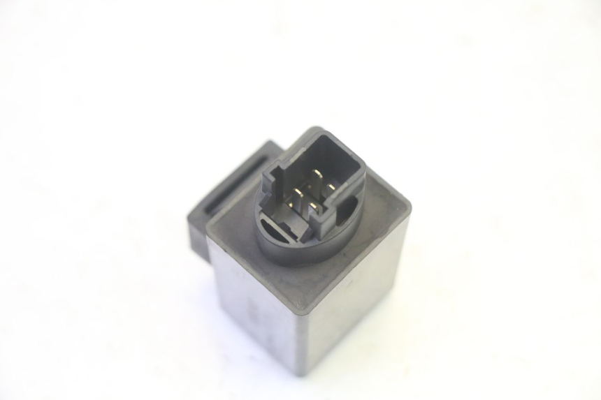 photo de FLASHING RELAY HONDA FES S-WING SWING ABS 125 (2007 - 2015) - Zoom on usage condition