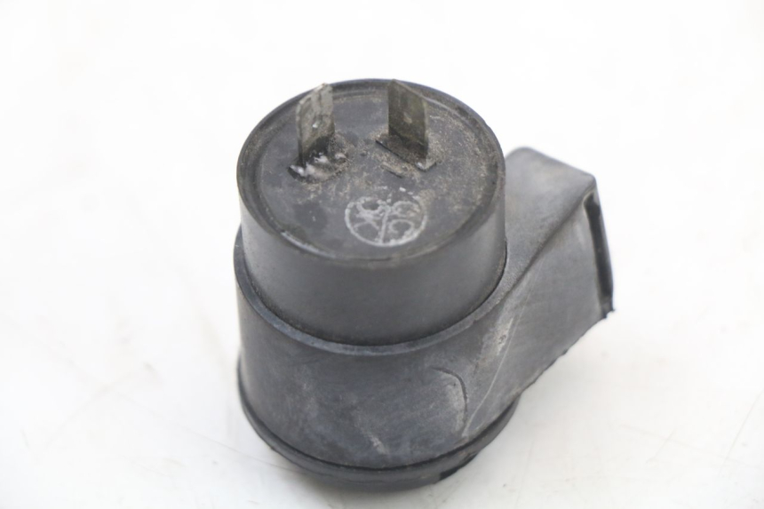 photo de TURN SIGNAL RELAY SYM FIDDLE 3 III 50 (2014 - 2020) - Zoom on usage condition