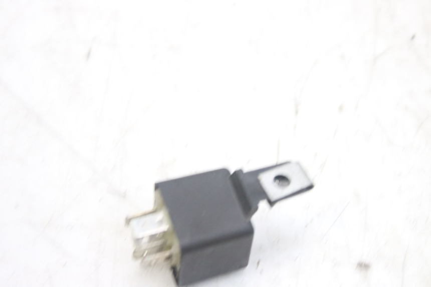 photo de FLASHER RELAY PIAGGIO FLY 4T 50 (2013 - 2017) - Component detail