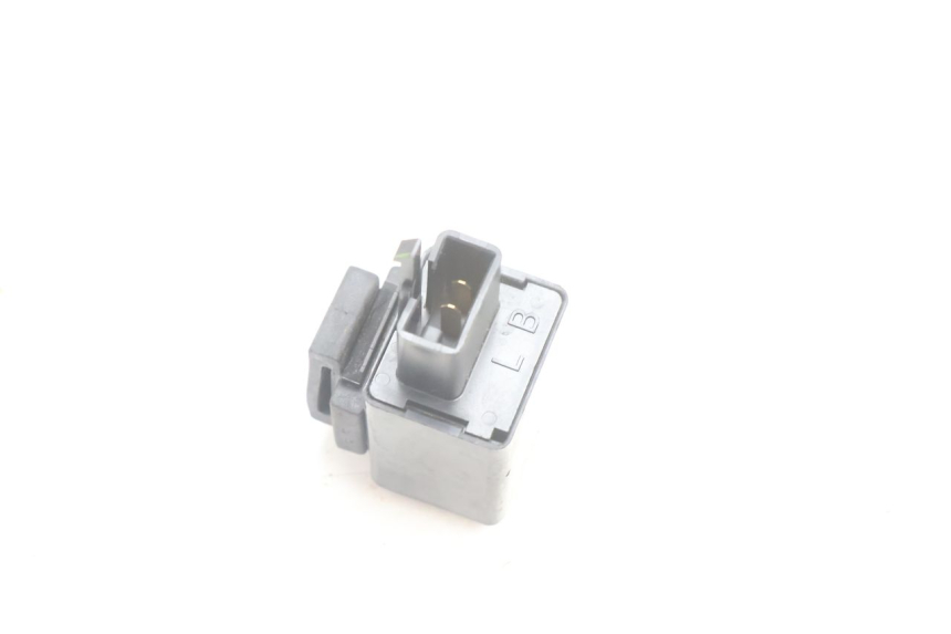 photo de TURN SIGNAL RELAY YAMAHA FZ8 800 (2010 - 2016) - Zoom on usage condition