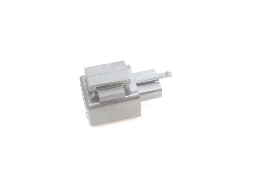 photo de TURN SIGNAL RELAY YAMAHA FZ8 800 (2010 - 2016) - Alternative perspective