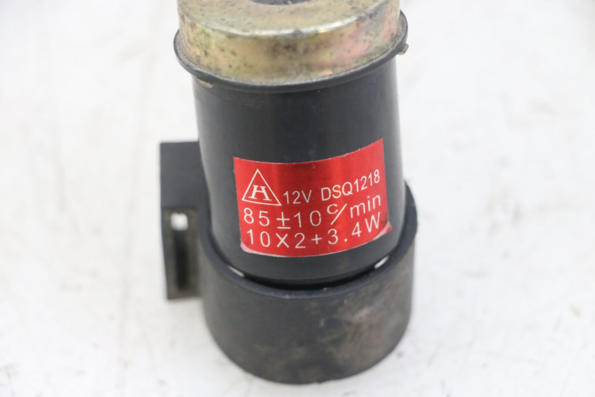 photo de TURN SIGNAL RELAY GOES WIKI 125 (2010 - 2015) - Alternative perspective