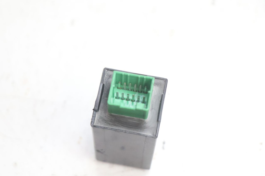photo de TURN SIGNAL RELAY GILERA GP 800 (2007 - 2013) - Technical close-up