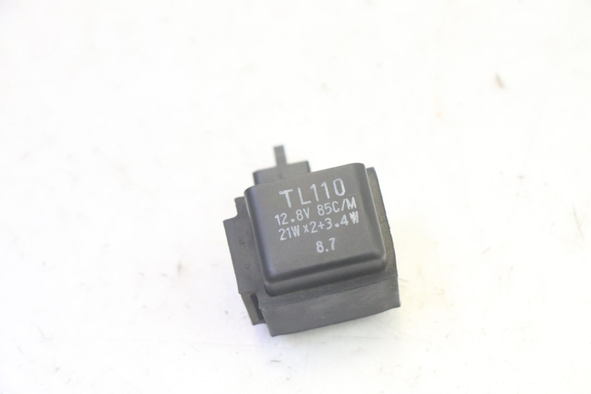 photo de TURN SIGNAL RELAY SUZUKI GSF N BANDIT 600 (1996 - 1999) - Zoom on usage condition