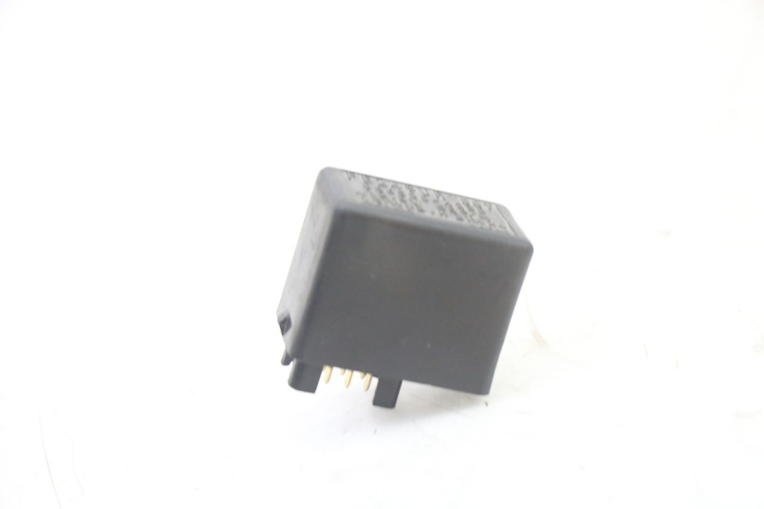 photo de TURN SIGNAL RELAY SUZUKI GSR 750 (2011 - 2017) - Component detail