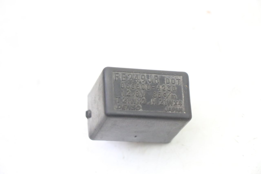 photo de TURN SIGNAL RELAY SUZUKI GSR 750 (2011 - 2017) - Zoom on usage condition