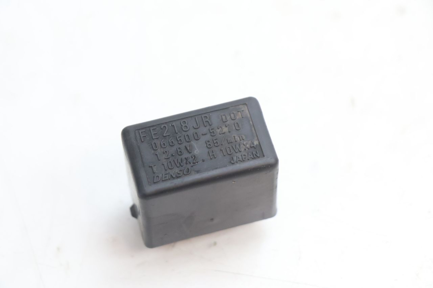photo de TURN SIGNAL RELAY SUZUKI GSR 600 (2005 - 2012) - Component detail