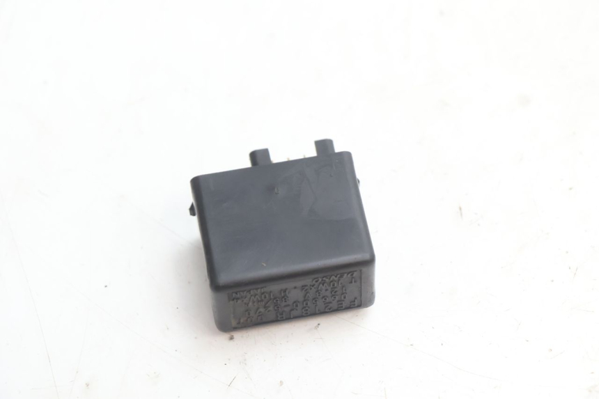 photo de TURN SIGNAL RELAY SUZUKI GSR 600 (2005 - 2012) - Zoom on usage condition