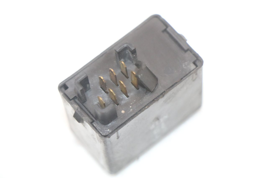 photo de TURN SIGNAL RELAY SUZUKI GZ MARAUDER 125 (1998 - 2004) - Alternative perspective