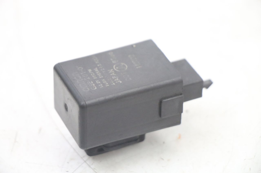 photo de TURN SIGNAL RELAY HONDA VT C2 SHADOW 750 (1997 - 2001) - Component detail