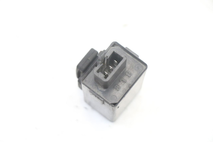photo de TURN SIGNAL RELAY HONDA VT C2 SHADOW 750 (1997 - 2001) - Zoom on usage condition
