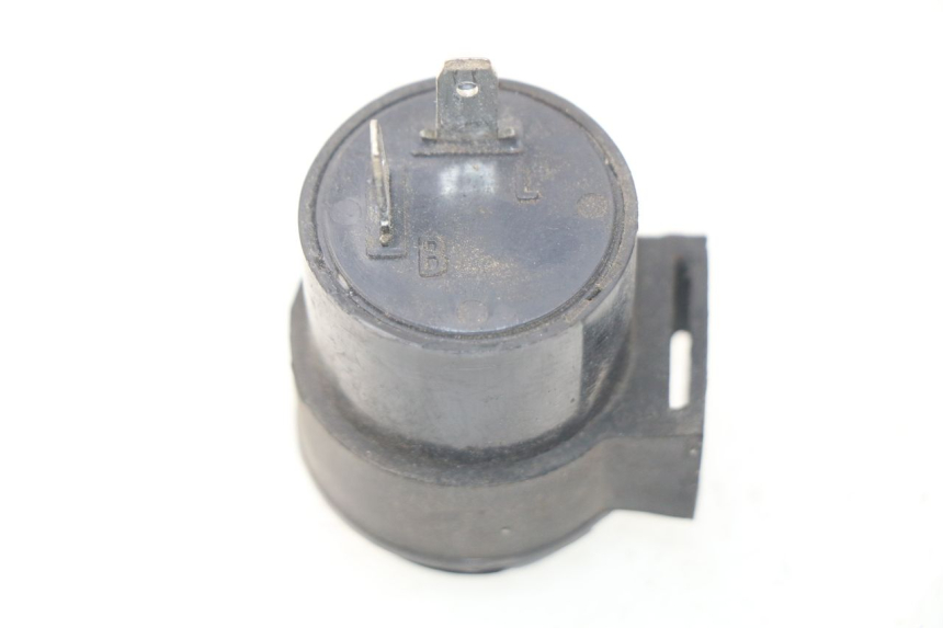 photo de FLASHER RELAY PEUGEOT KISBEE 2T 50 (2010 - 2017) - Zoom on usage condition