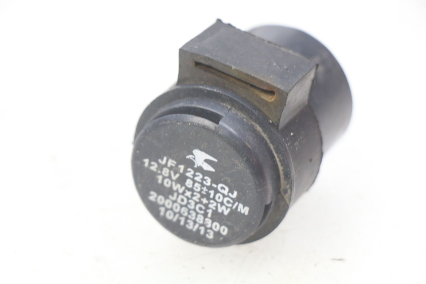 photo de FLASHER RELAY PEUGEOT KISBEE 2T 50 (2010 - 2017) - Zoom on usage condition