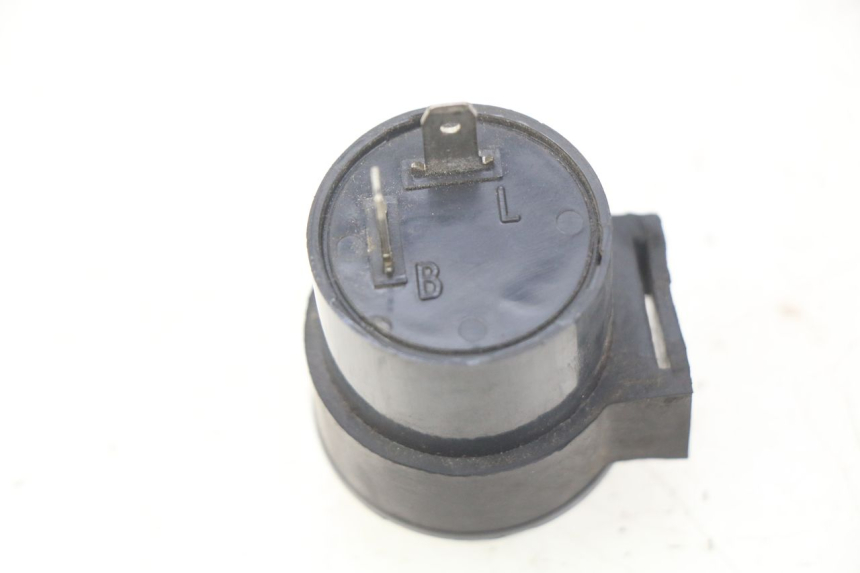 photo de FLASHER RELAY PEUGEOT KISBEE 2T 50 (2010 - 2017) - Zoom on usage condition