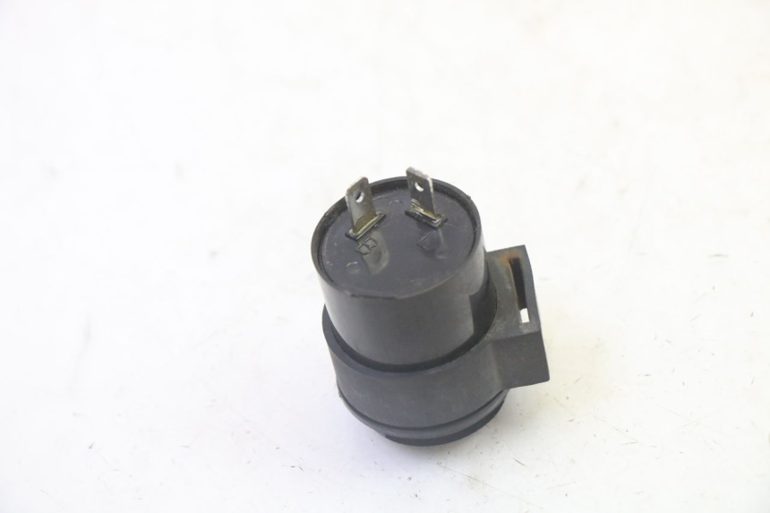 photo de FLASHER RELAY PEUGEOT KISBEE 2T 50 (2010 - 2017) - Zoom on usage condition