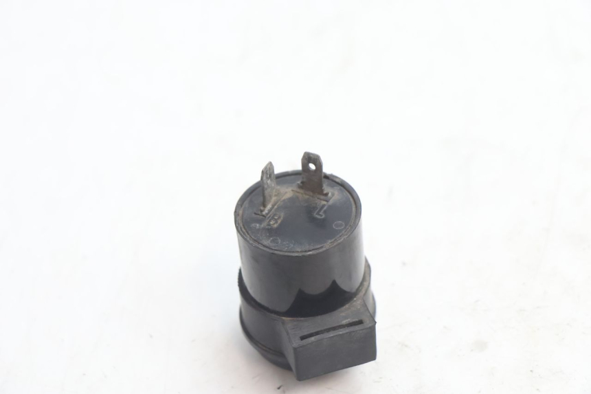 photo de FLASHER RELAY PEUGEOT KISBEE 4T 50 (2010 - 2017) - Alternative perspective
