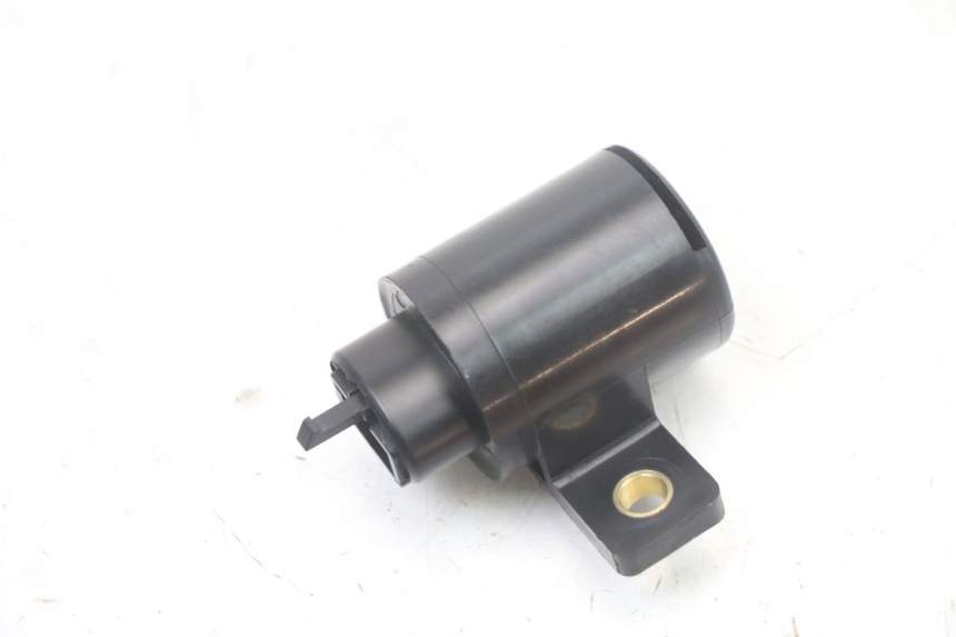 photo de TURN SIGNAL RELAY KYMCO XCITING 500 (2007 - 2010) - Alternative perspective