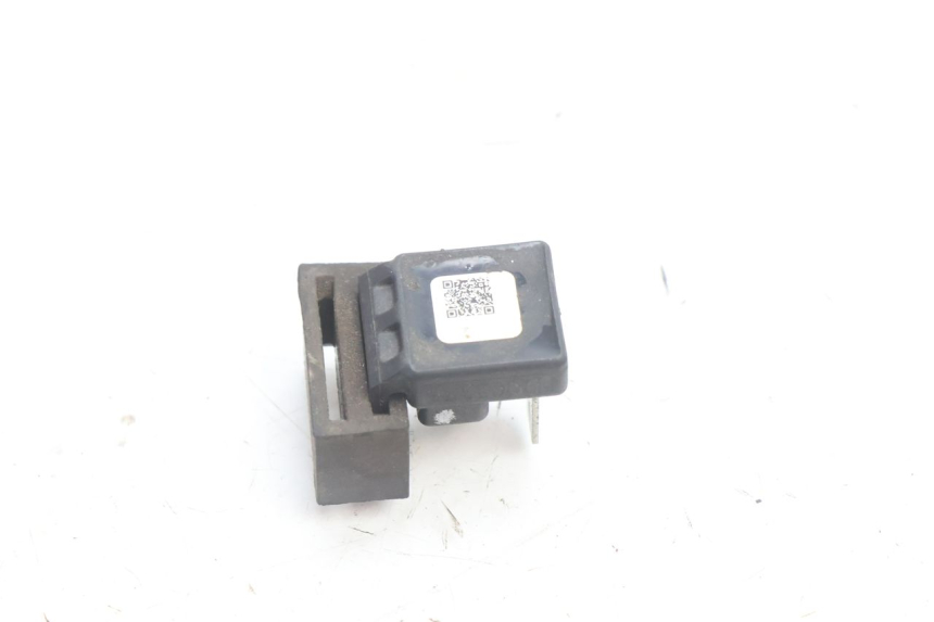 photo de TURN SIGNAL RELAY PIAGGIO LIBERTY IGET 4T 50 (2021 - 2025) - Zoom on usage condition