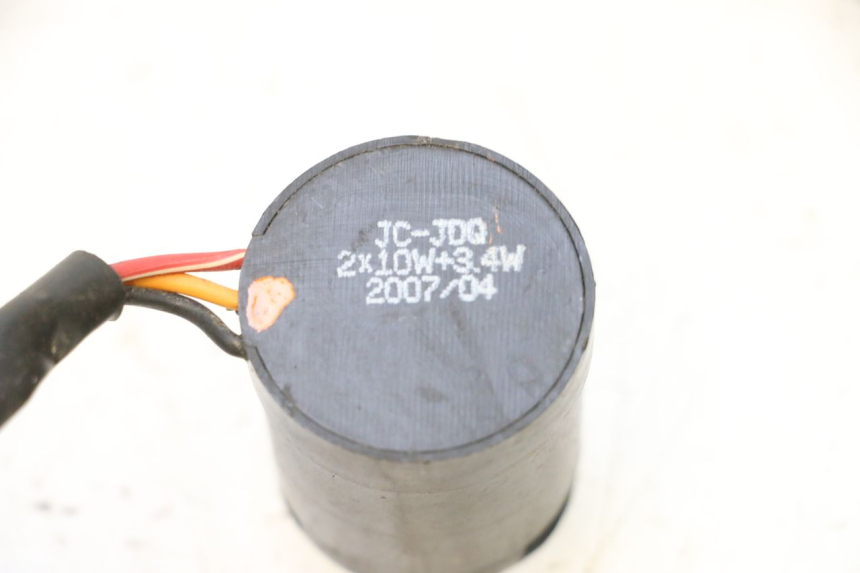 photo de TURN SIGNAL RELAY KEEWAY MATRIX RX9 125 (2006 - 2007) - Alternative perspective