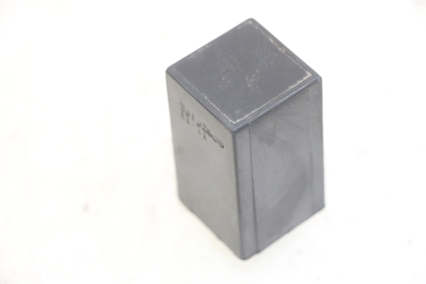 photo de TURN SIGNAL RELAY PIAGGIO MP3 LT 300 (2010 - 2016) - Alternative perspective