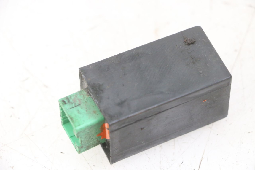 photo de TURN SIGNAL RELAY PIAGGIO MP3 LT 300 (2010 - 2016) - Zoom on usage condition