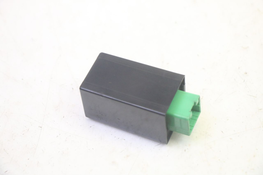 photo de FLASHER RELAY PIAGGIO MP3 LT 400 (2007 - 2012) - Zoom on usage condition
