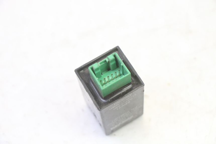 photo de TURN SIGNAL RELAY PIAGGIO MP3 RL 250 (2006 - 2010) - Zoom on usage condition