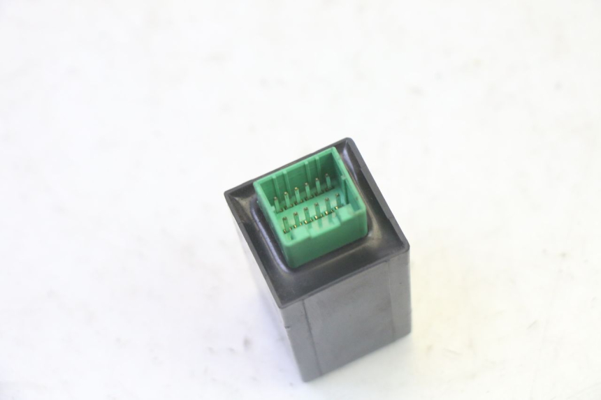 photo de TURN SIGNAL RELAY PIAGGIO MP3 500 (2011 - 2015) - Alternative perspective