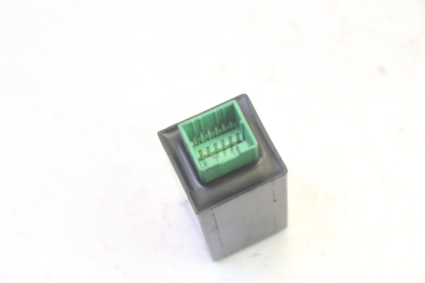 photo de TURN SIGNAL RELAY PIAGGIO MP3 RL 250 (2006 - 2010) - Zoom on usage condition