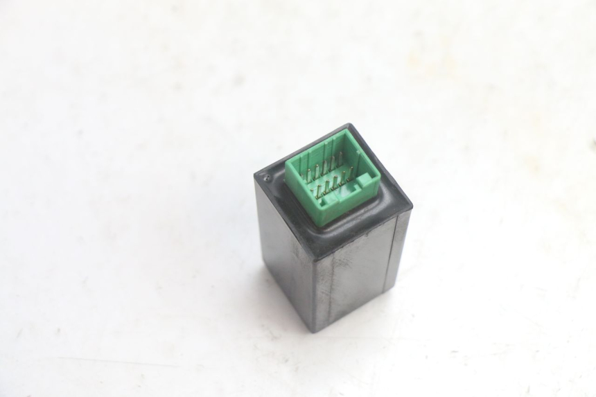 photo de TURN SIGNAL RELAY PIAGGIO MP3 125 (2006 - 2014) - Alternative perspective