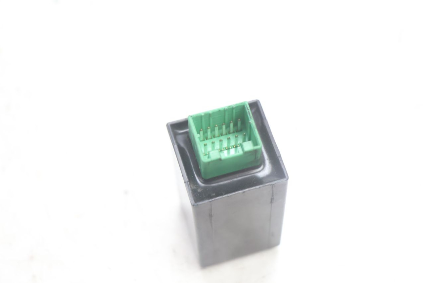photo de TURN SIGNAL RELAY PIAGGIO MP3 125 (2006 - 2014) - Alternative perspective