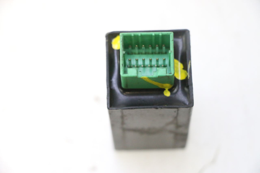 photo de TURN SIGNAL RELAY PIAGGIO MP3 500 (2011 - 2015) - Zoom on usage condition