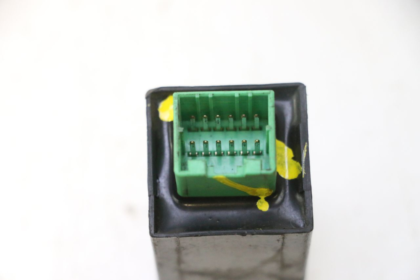 photo de TURN SIGNAL RELAY PIAGGIO MP3 500 (2011 - 2015) - Alternative perspective